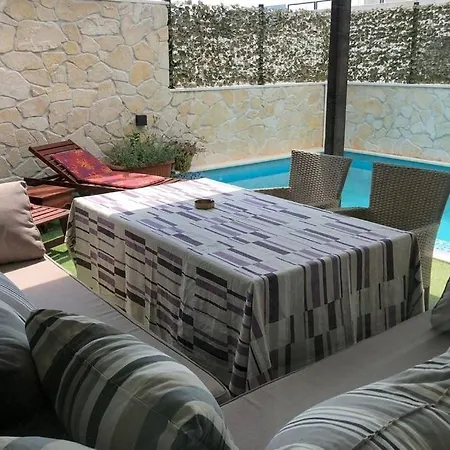 Feriehus Seaside Family Friendly House With A Swimming Pool - 25216