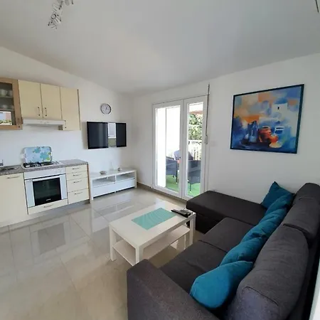 Seaside Family Friendly House With A Swimming Pool - 25216 Rogoznica (Sibenik-Knin)