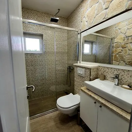 Сasa de vacaciones Seaside Family Friendly House With A Swimming Pool - 25216 *