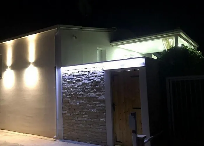 Seaside Family Friendly House With A Swimming Pool - 25216 *