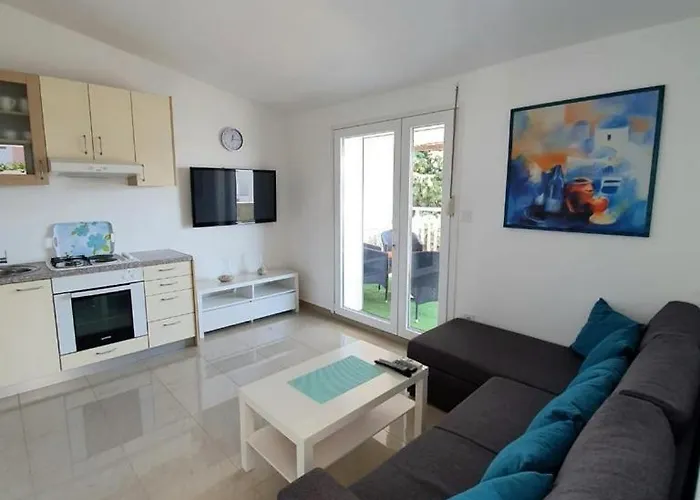 Seaside Family Friendly House With A Swimming Pool - 25216 Рогозница