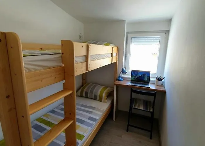 Seaside Family Friendly House With A Swimming Pool - 25216 *