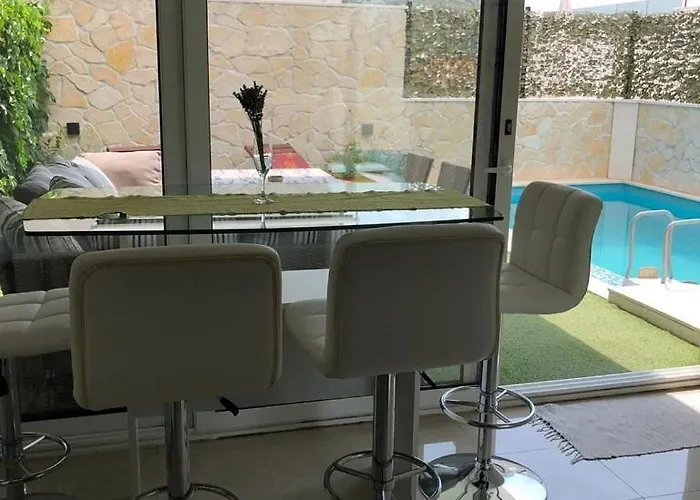 Seaside Family Friendly House With A Swimming Pool - 25216 別荘 *