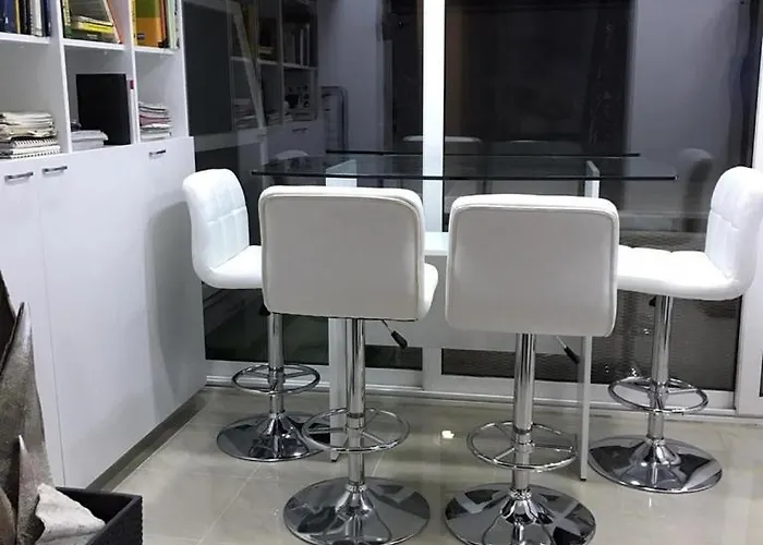 Seaside Family Friendly House With A Swimming Pool - 25216