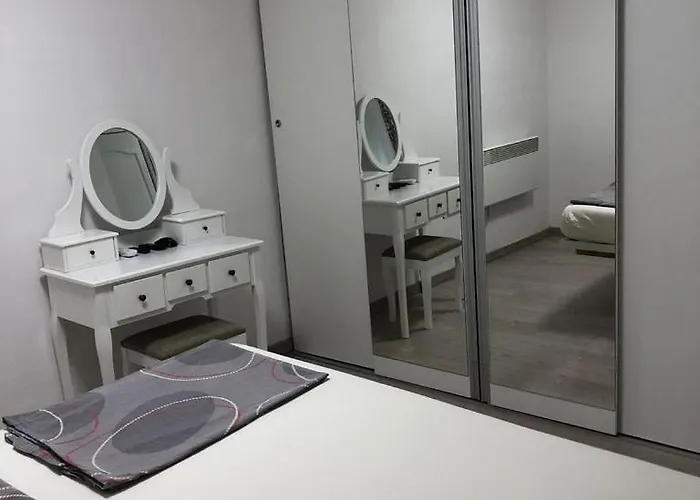 Seaside Family Friendly House With A Swimming Pool - 25216 Rogoznica (Sibenik-Knin)